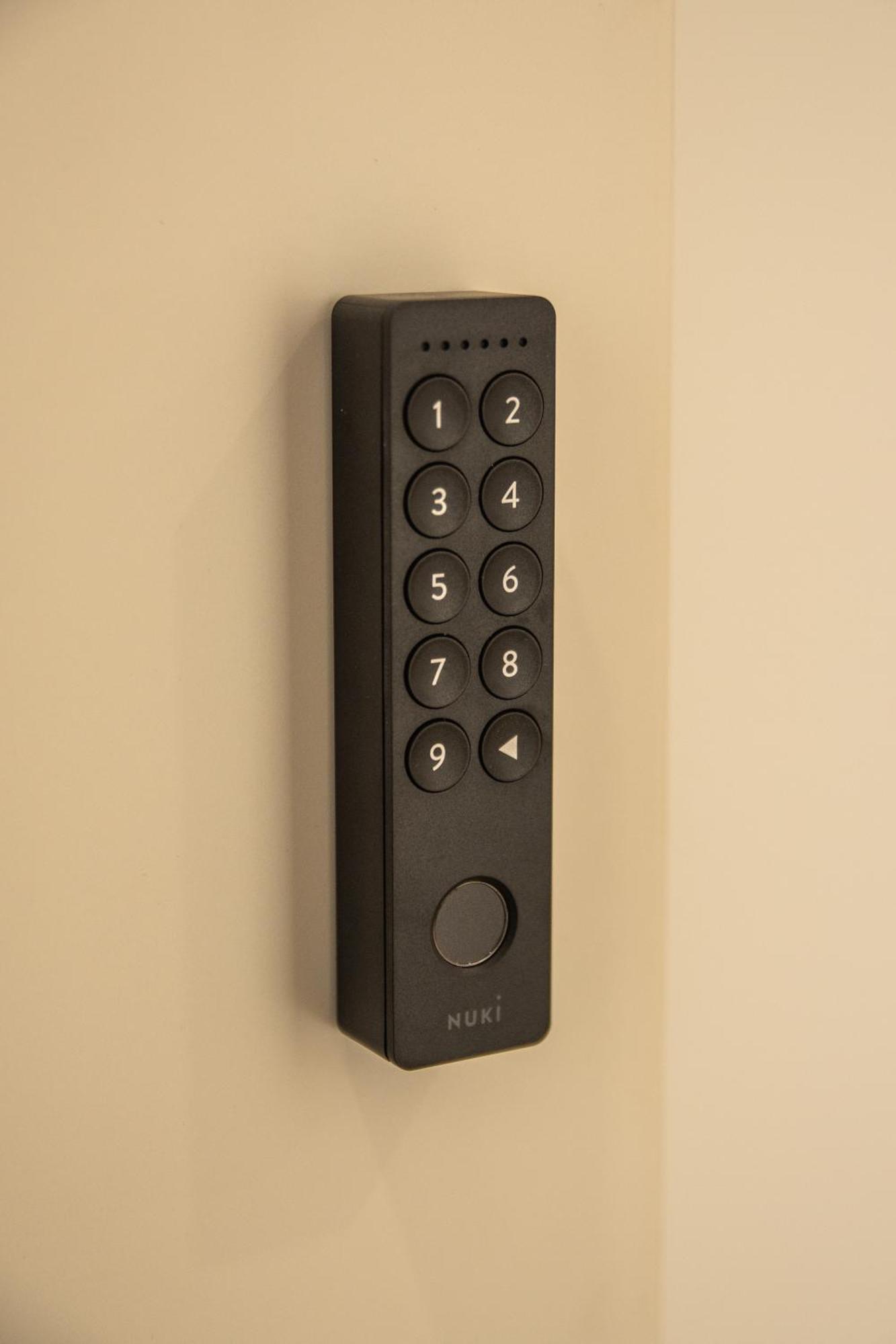 カールスルーエHinterhof-Juwel Mit Kueche Und Smart-Tvアパートメント エクステリア 写真